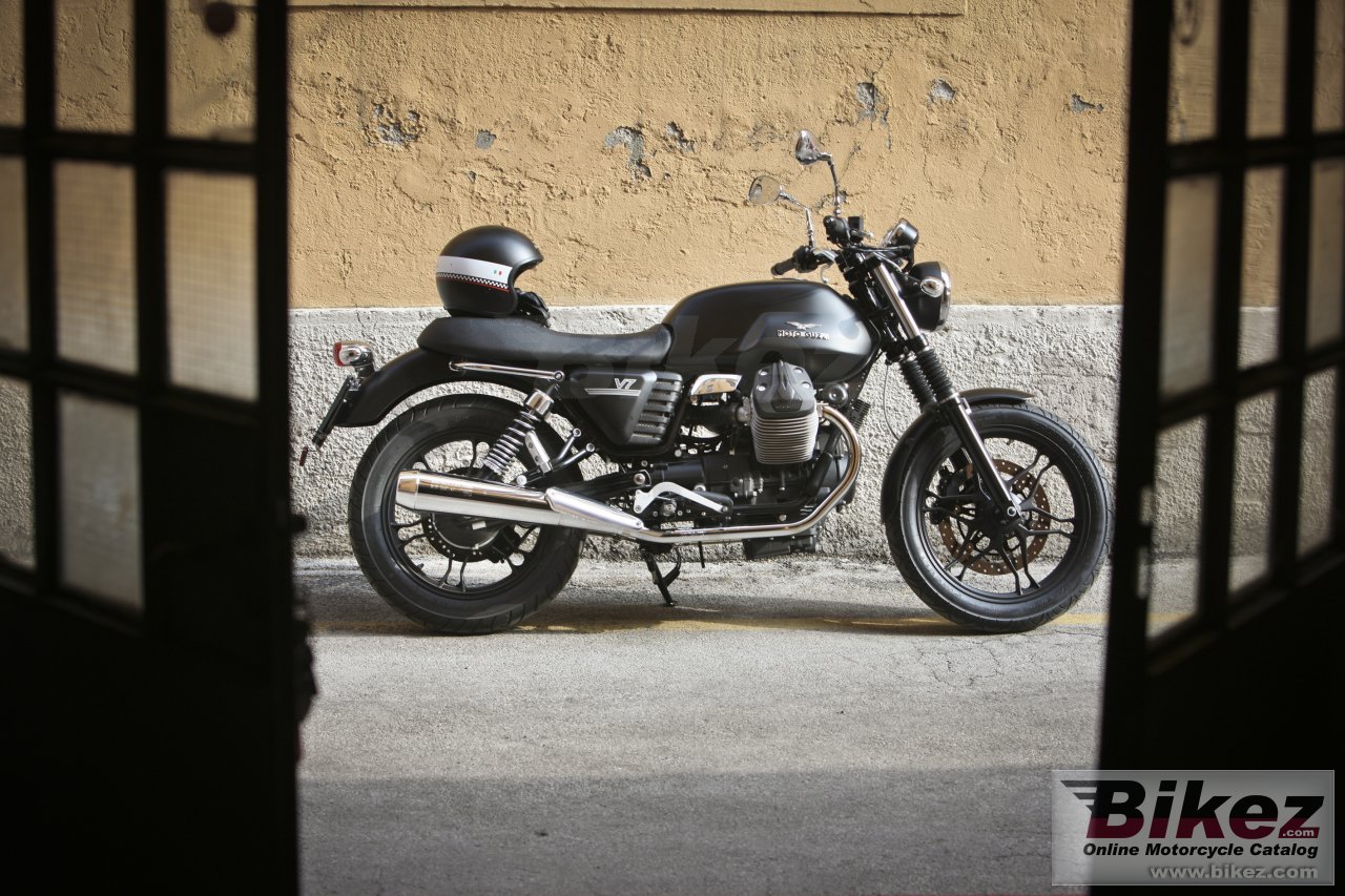Thumbnail for Moto Guzzi V7 Stone 2013