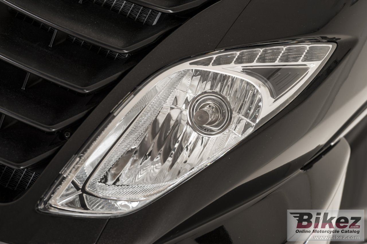 Thumbnail for Peugeot Metropolis 2013