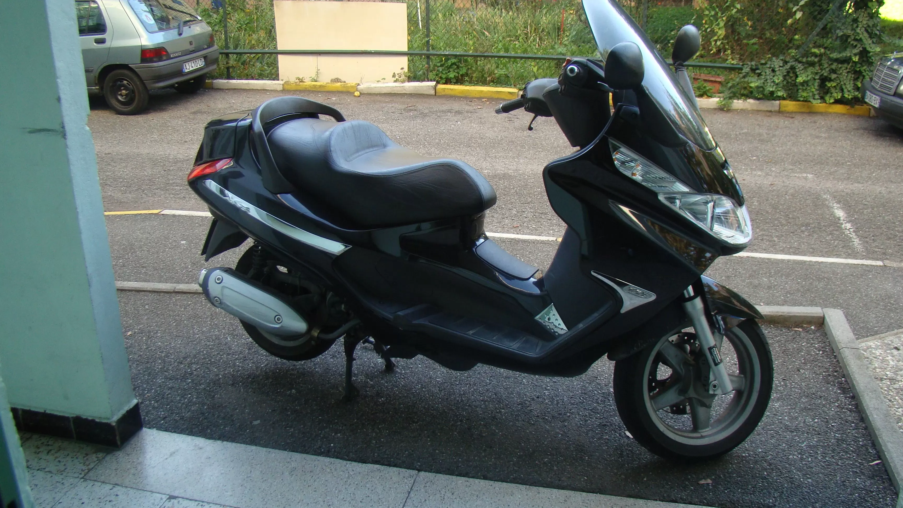 Piaggio X8 400