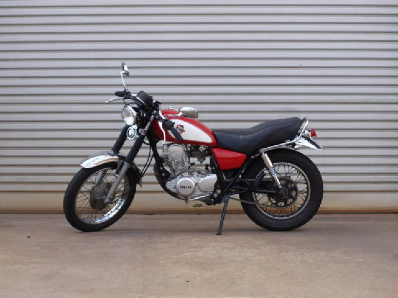 Suzuki GNX 250 E