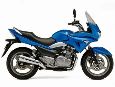 Suzuki GSR250S