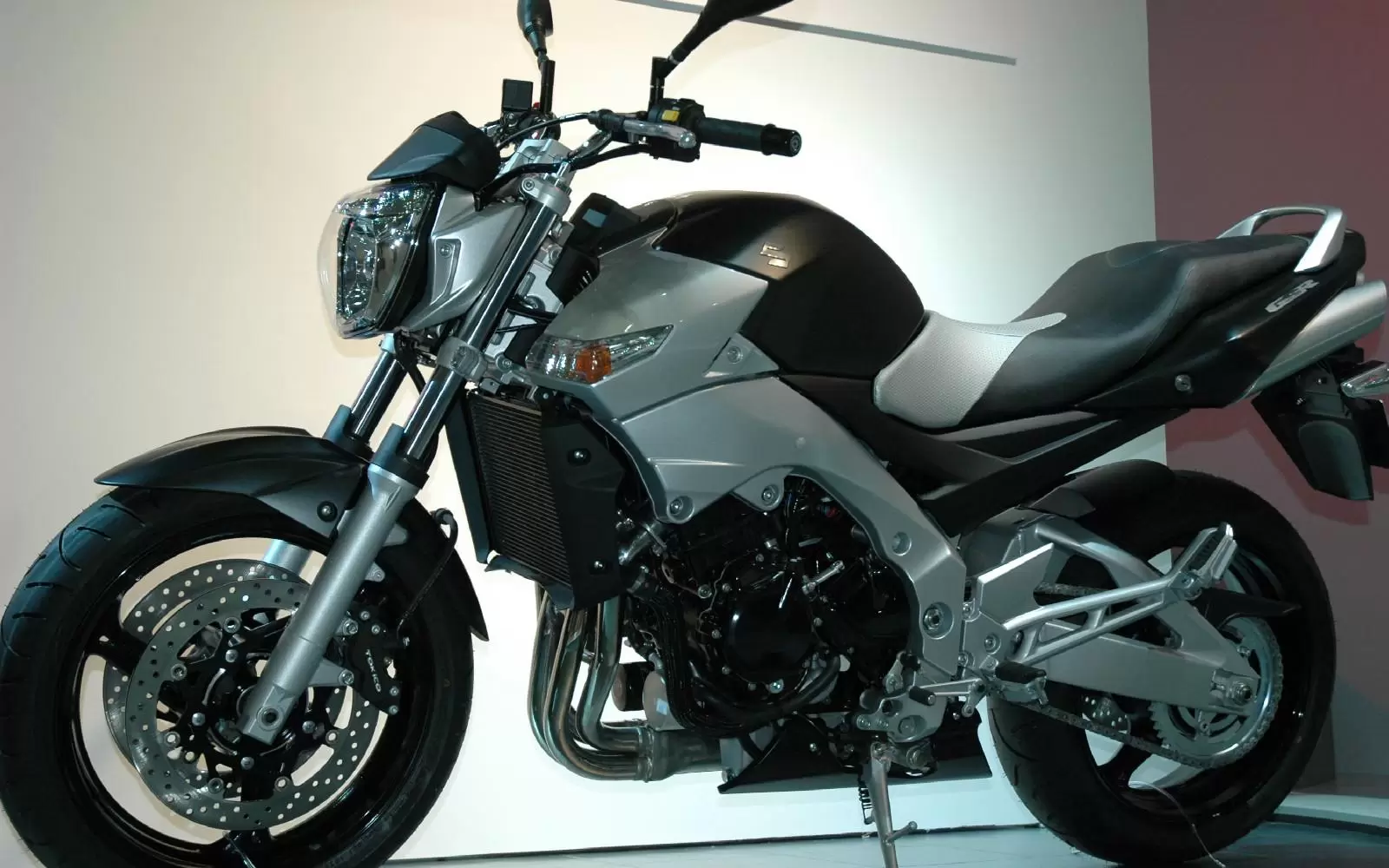 Thumbnail for Suzuki GSR 400 2011