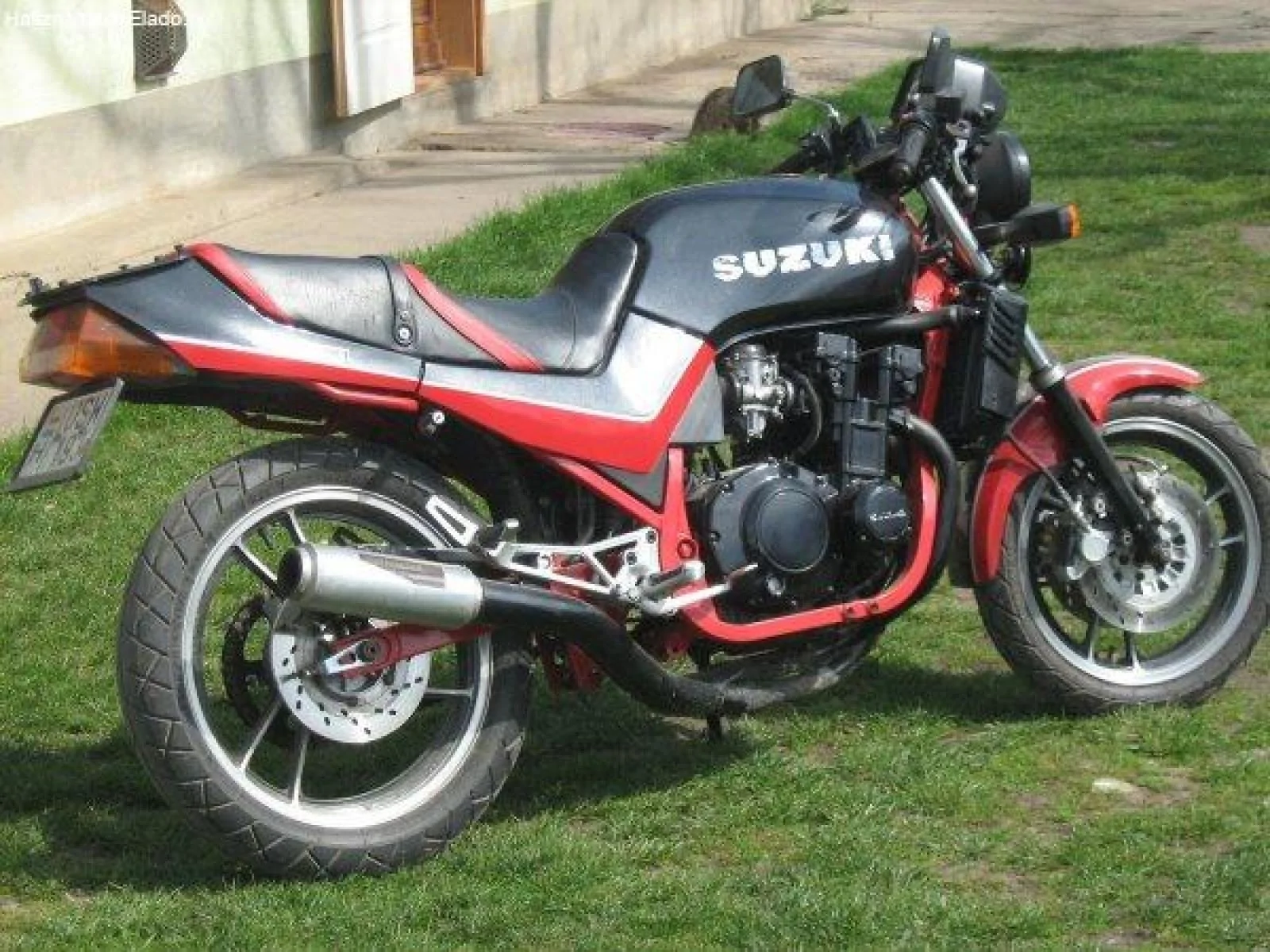Suzuki GSX 400 S