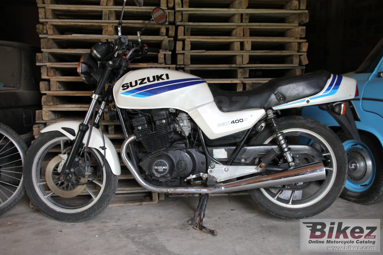 Suzuki GSX 400 S