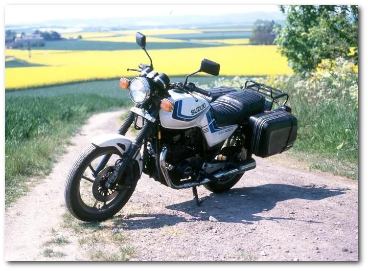 Suzuki GSX 400 S