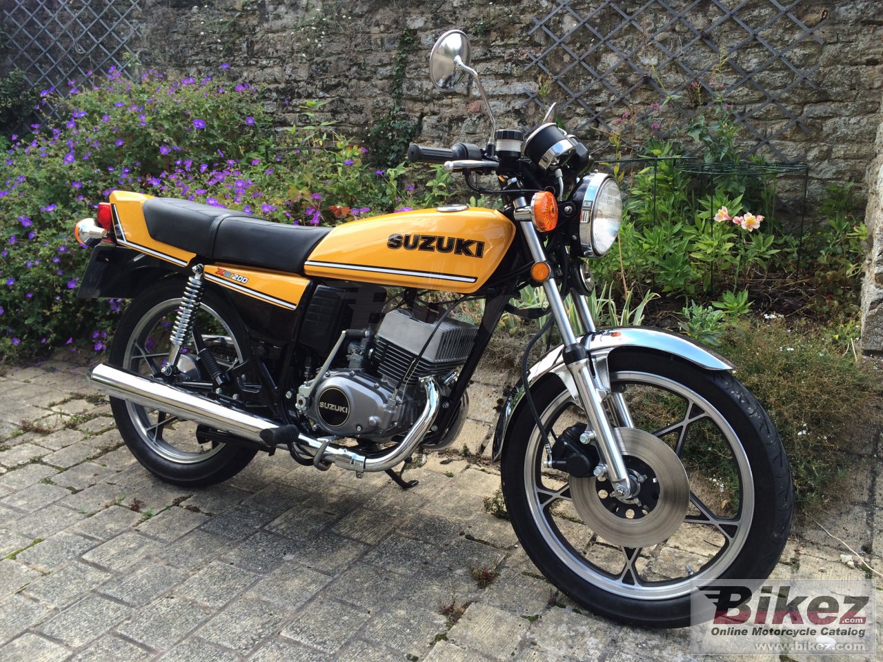 Suzuki GT 200 X 5 E (spoked wheels)