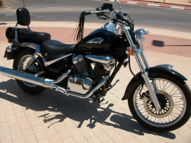 Suzuki Intruder LC 250