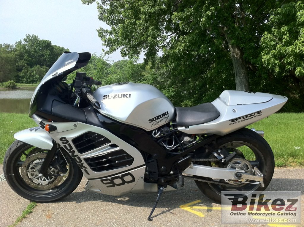 Suzuki RF 900 RS2
