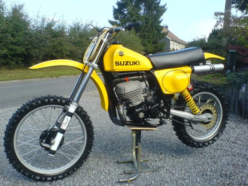 Suzuki RM 400 C