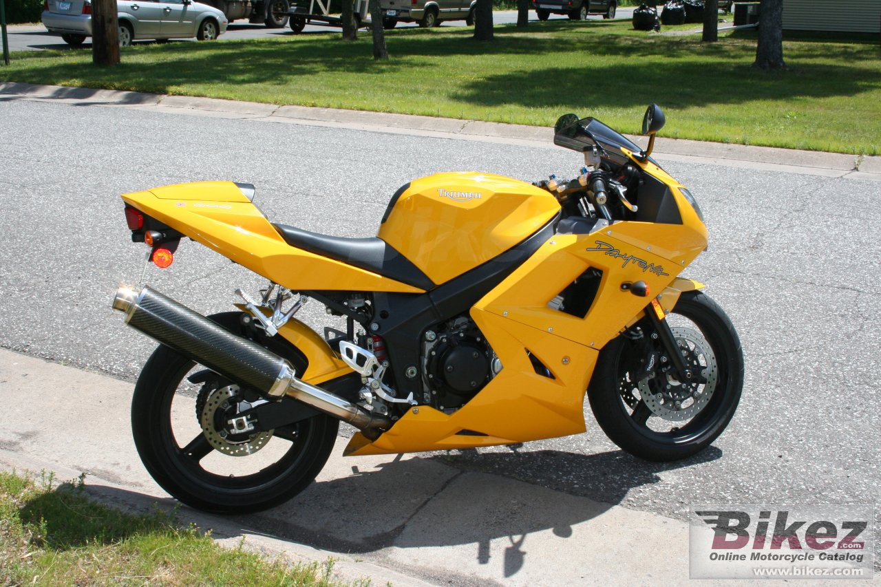 Thumbnail for Triumph Daytona 600 2004
