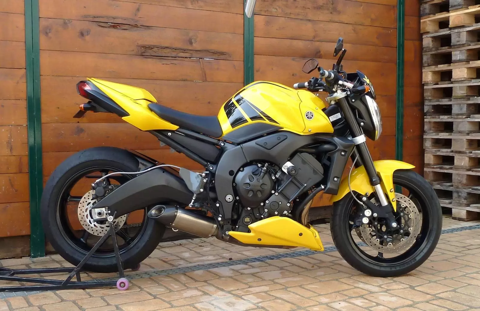 Thumbnail for Yamaha FZ1 2006