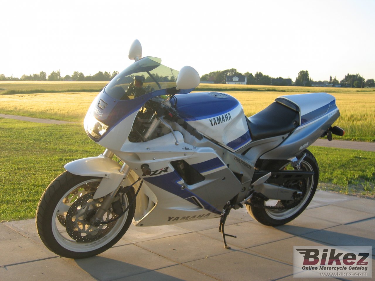 Thumbnail for Yamaha FZR 1000 1991