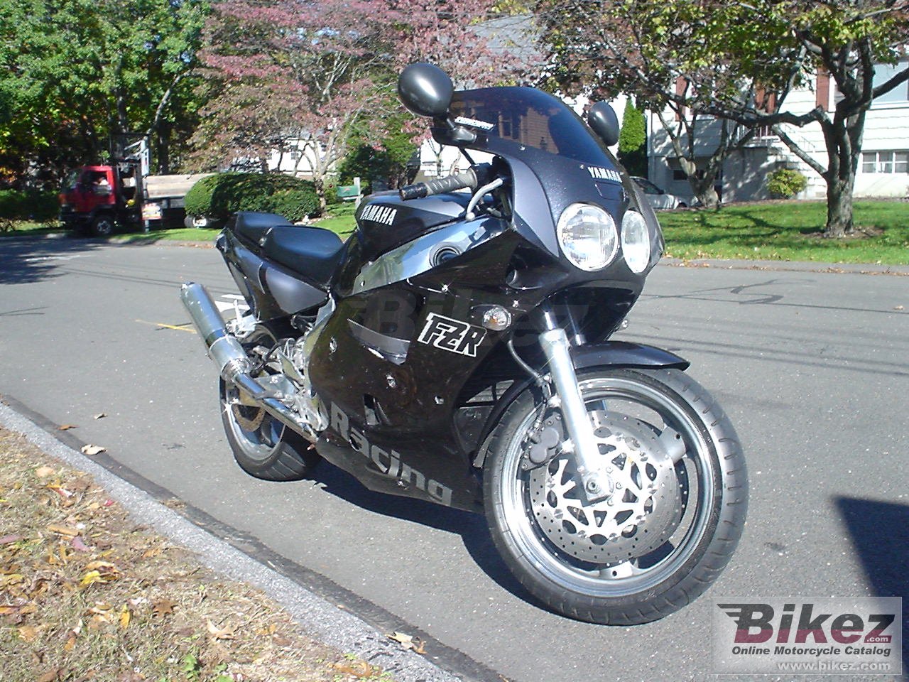 Yamaha FZR 1000 (reduced effect)