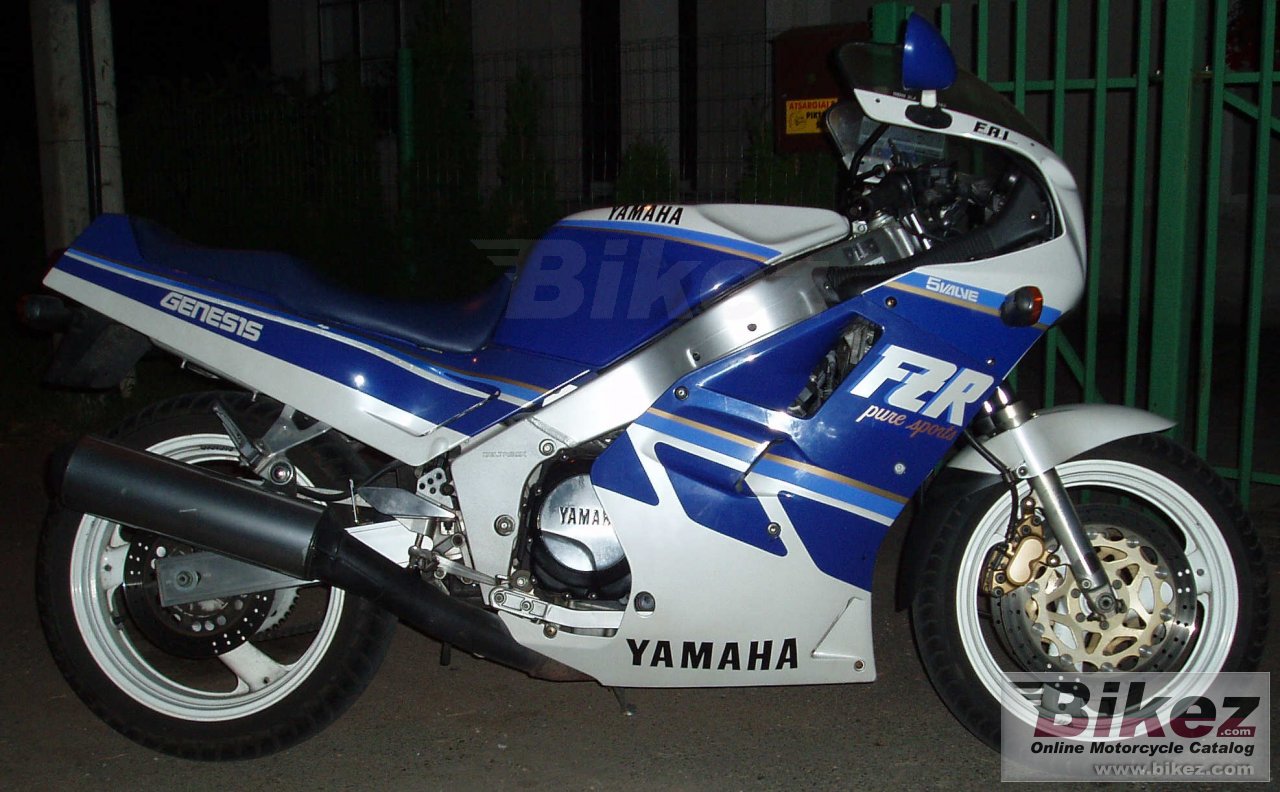 Yamaha FZR 1000 Genesis (reduced effect)