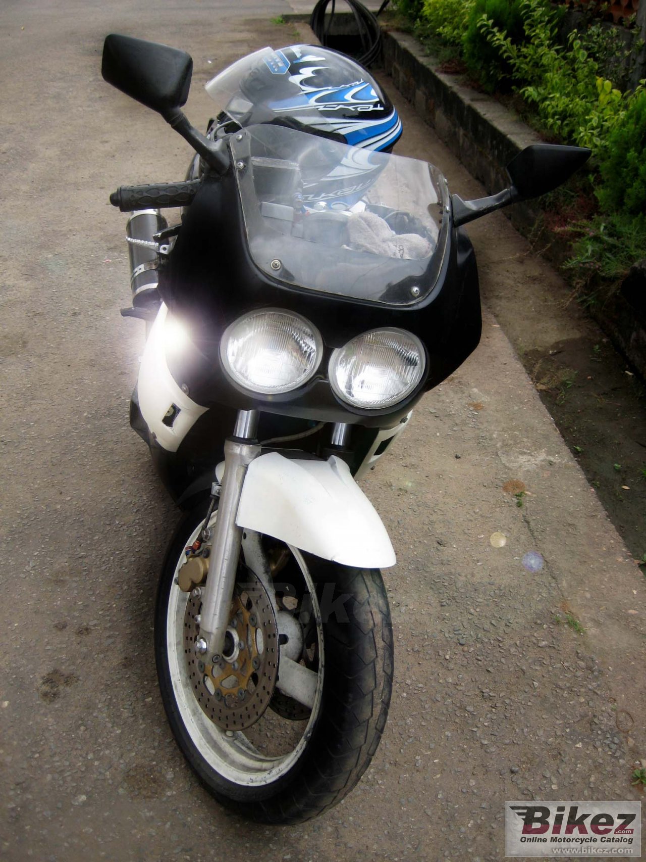 Thumbnail for Yamaha FZR 400 1989
