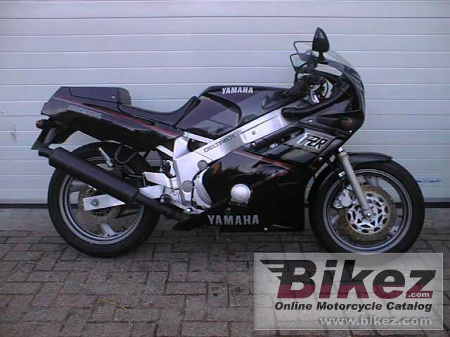 Yamaha FZR 600