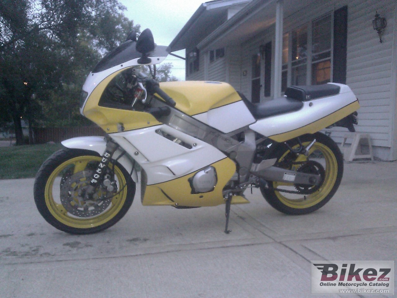 Thumbnail for Yamaha FZR 600 1992