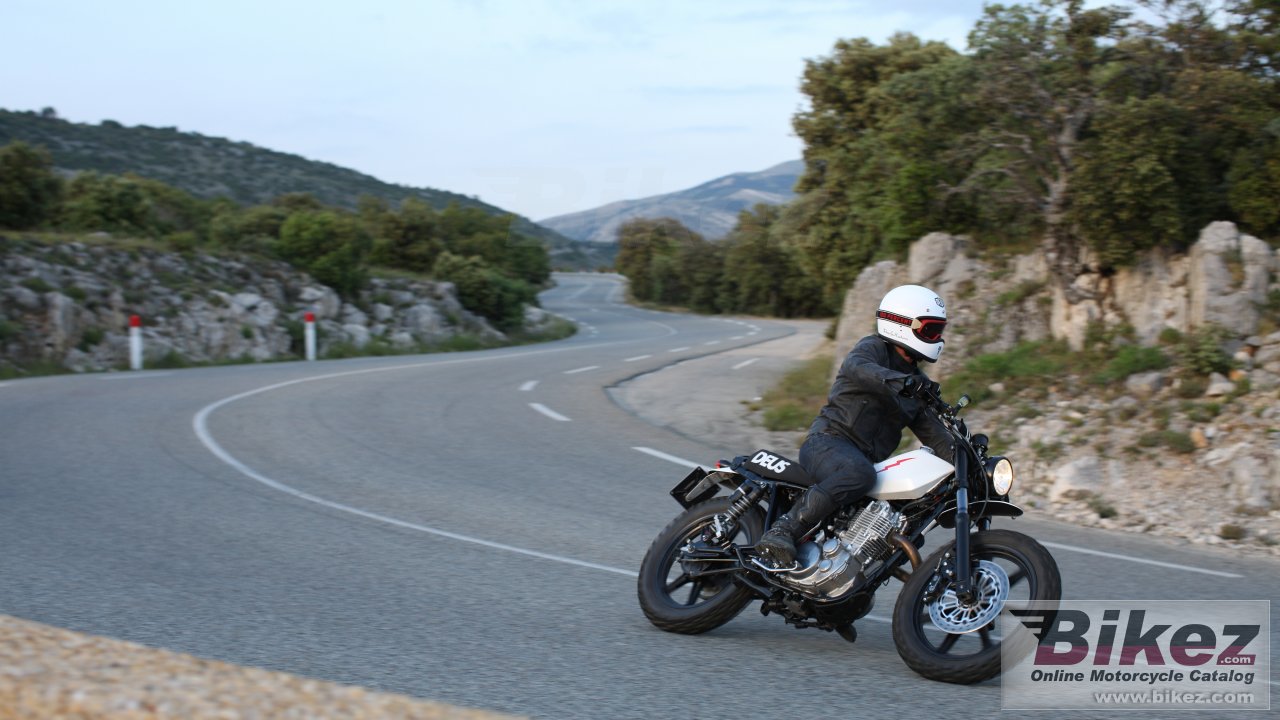 Thumbnail for Yamaha SR400 Lightening by Deus 2015