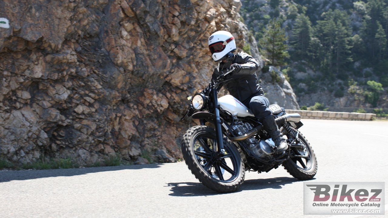 Thumbnail for Yamaha SR400 Lightening by Deus 2015