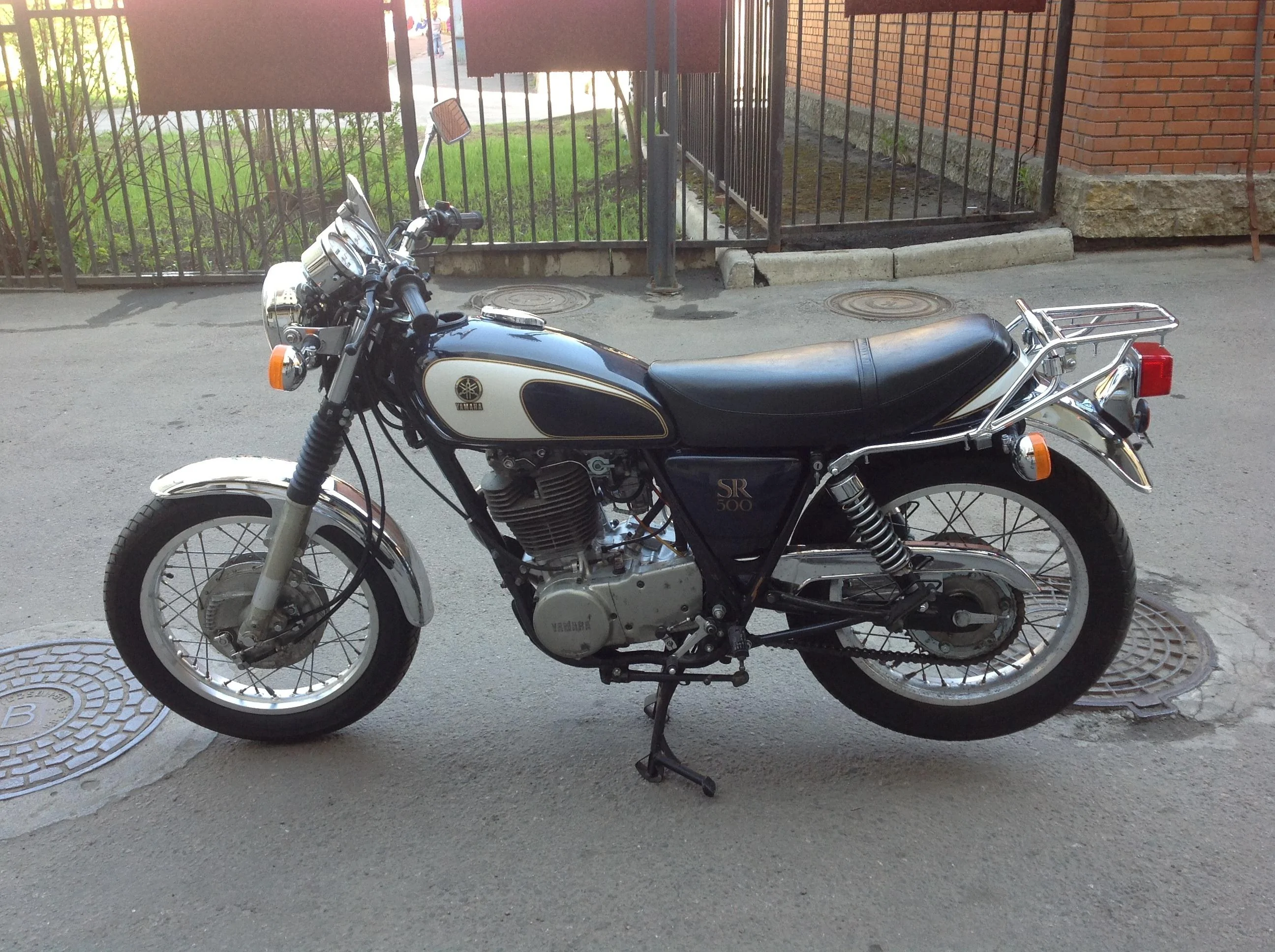 Yamaha SR 500