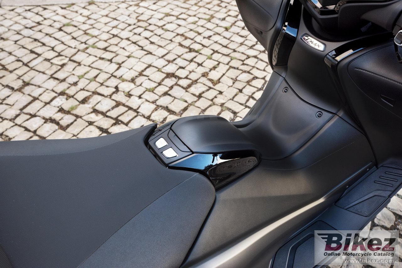 Thumbnail for Yamaha TMAX 2017