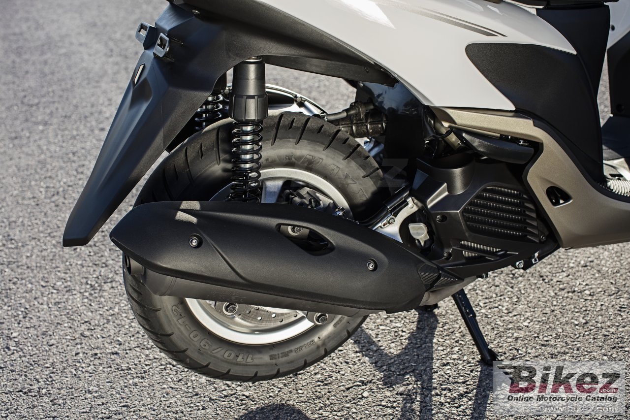 Thumbnail for Yamaha Tricity 2016