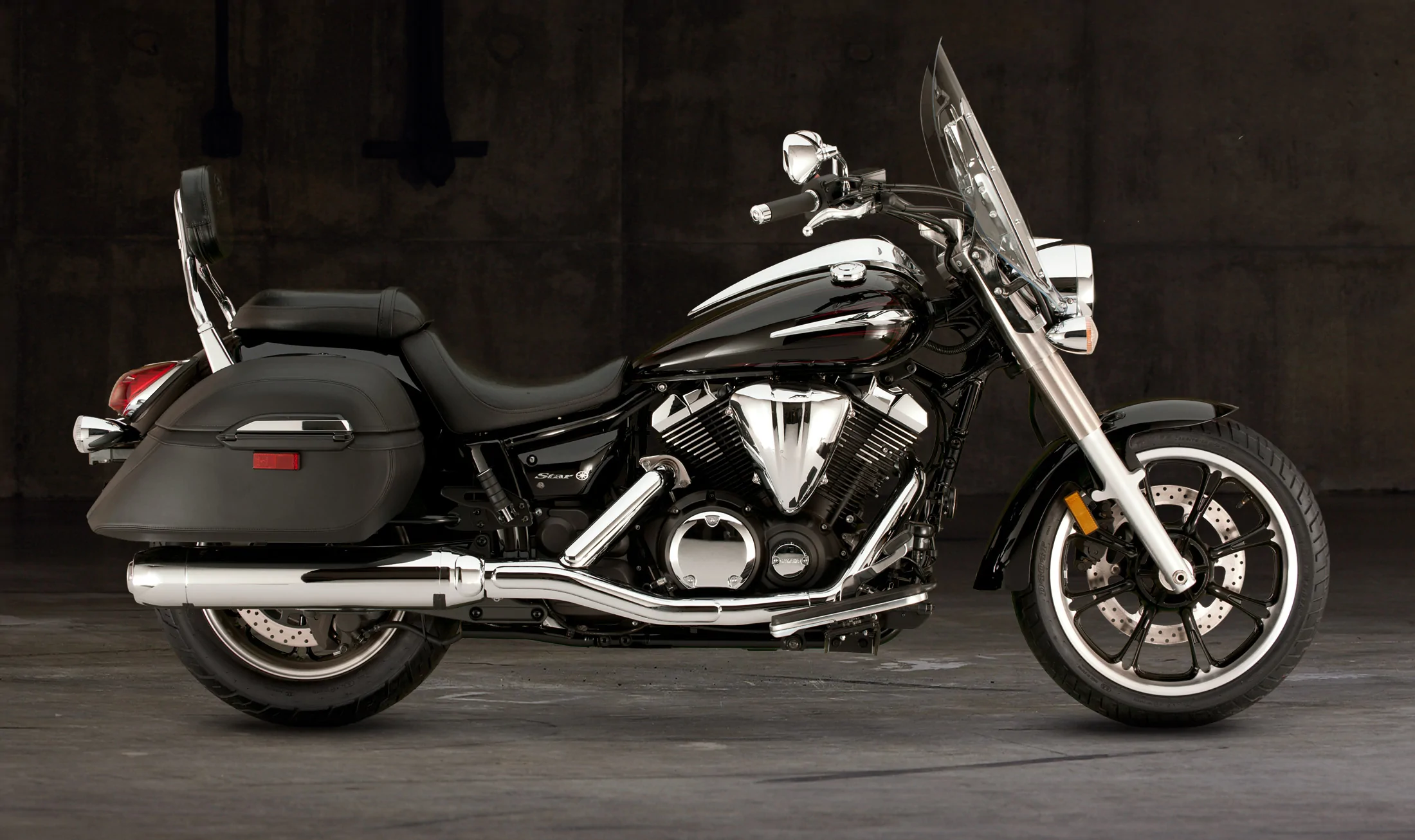 Thumbnail for Yamaha V Star 950 Tourer 2010