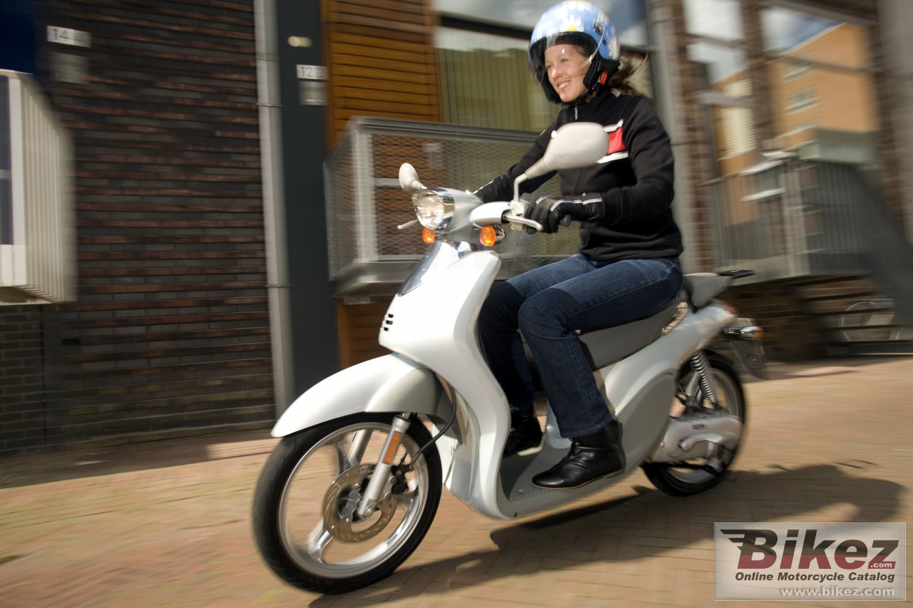 Thumbnail for Yamaha Why 2010