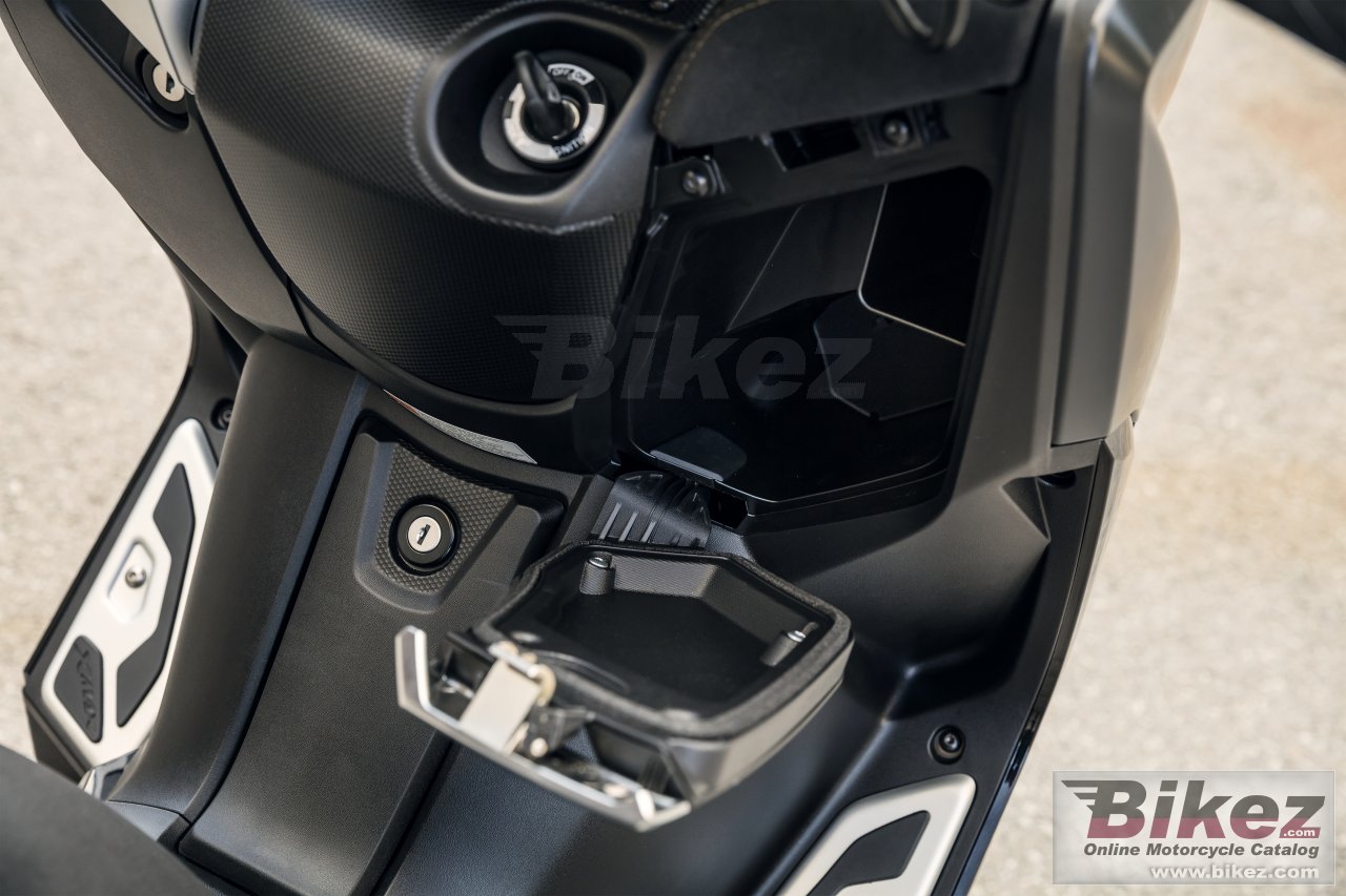 Thumbnail for Yamaha X-Max 125 Iron Max 2016