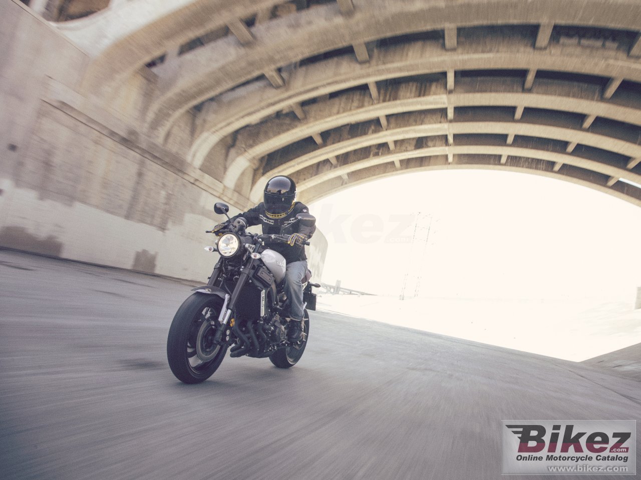 Thumbnail for Yamaha XSR900 2017