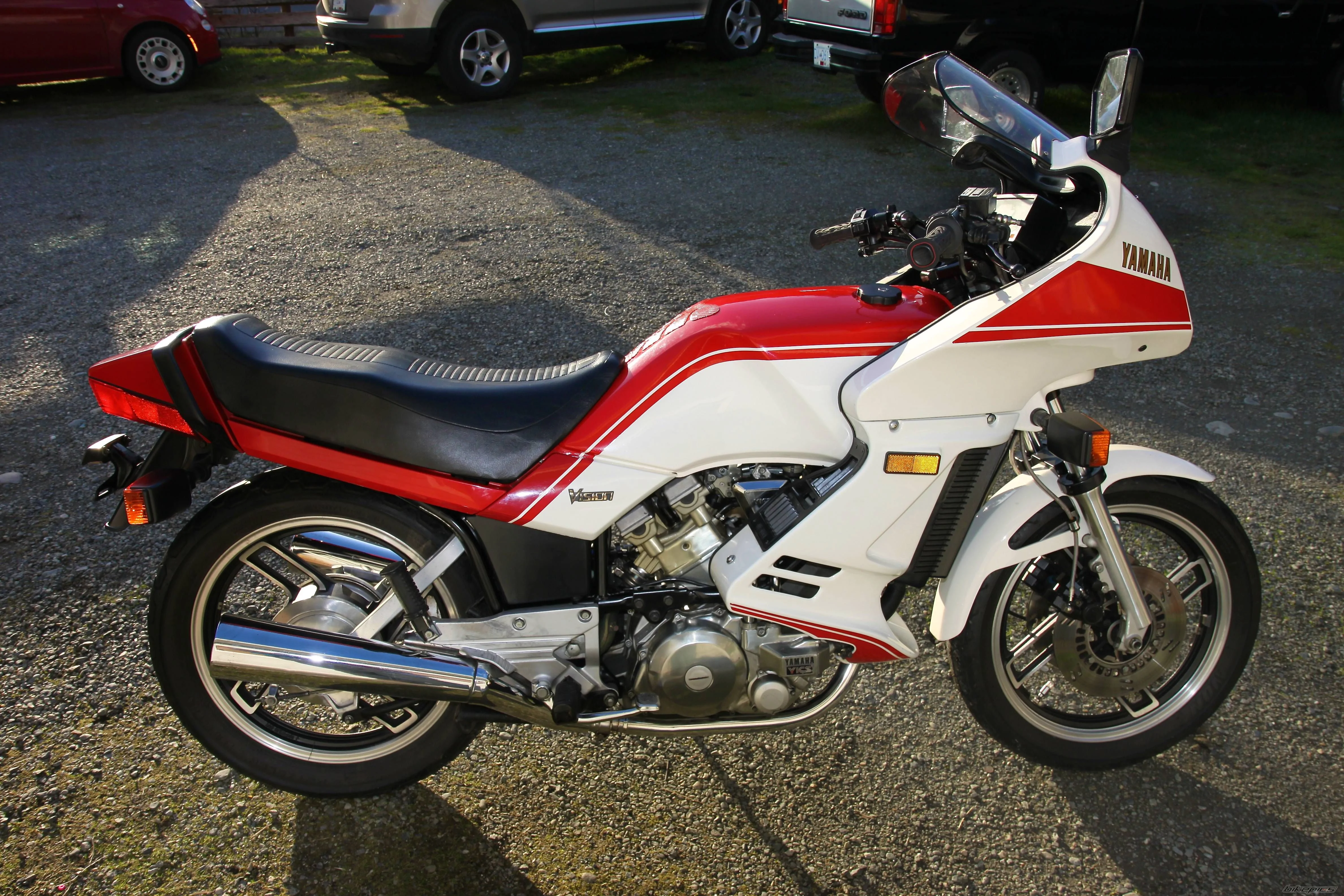 Yamaha XZ 550