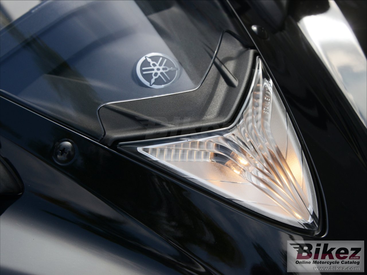 Thumbnail for Yamaha YZF-R25 2017